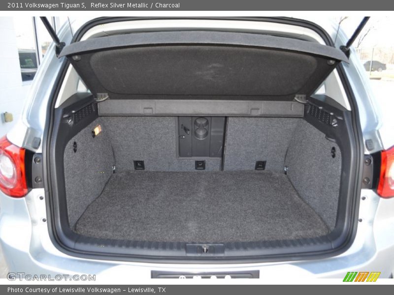 Reflex Silver Metallic / Charcoal 2011 Volkswagen Tiguan S