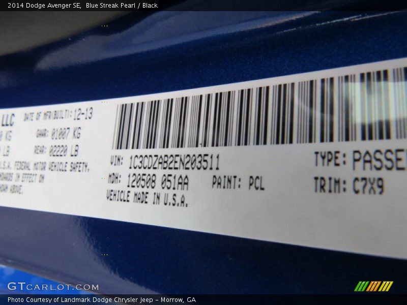 Blue Streak Pearl / Black 2014 Dodge Avenger SE