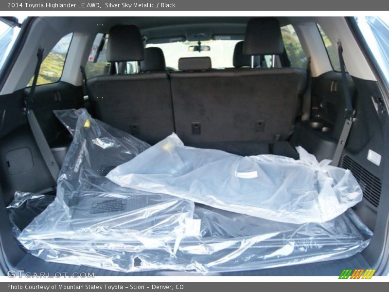  2014 Highlander LE AWD Trunk