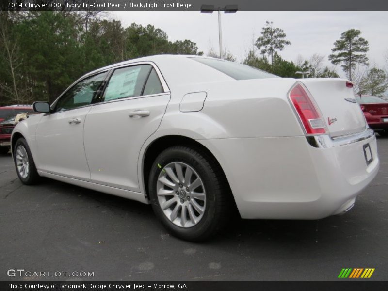 Ivory Tri-Coat Pearl / Black/Light Frost Beige 2014 Chrysler 300