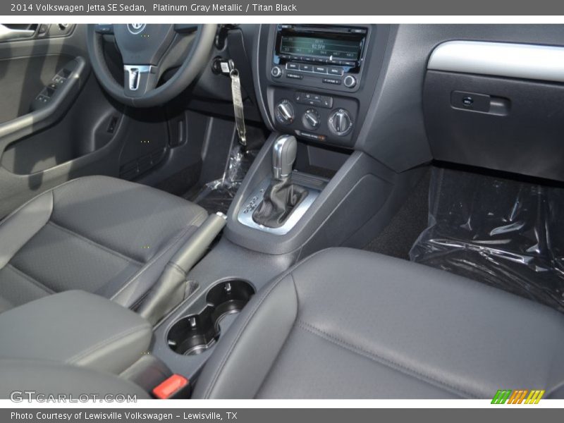 Platinum Gray Metallic / Titan Black 2014 Volkswagen Jetta SE Sedan