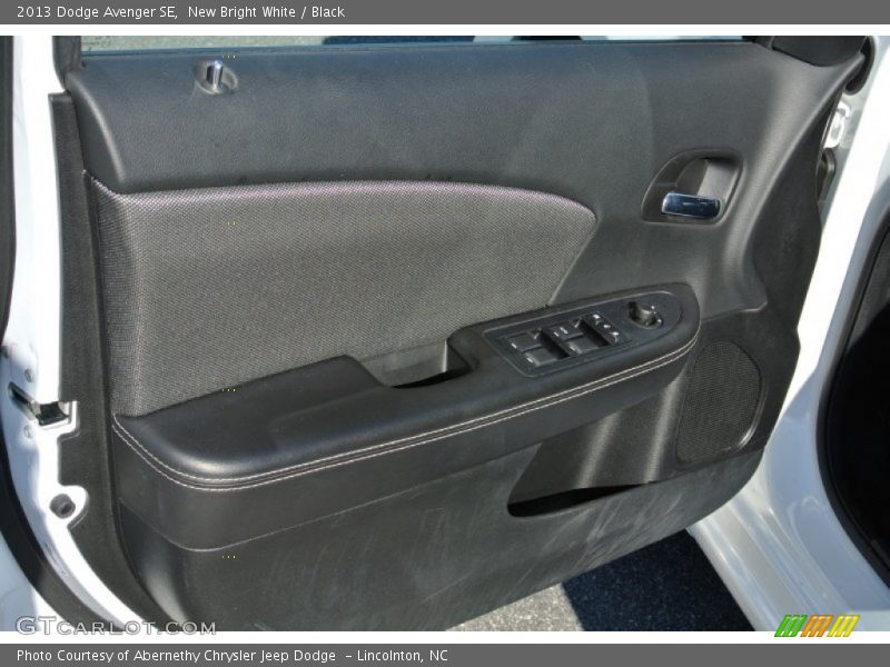 New Bright White / Black 2013 Dodge Avenger SE