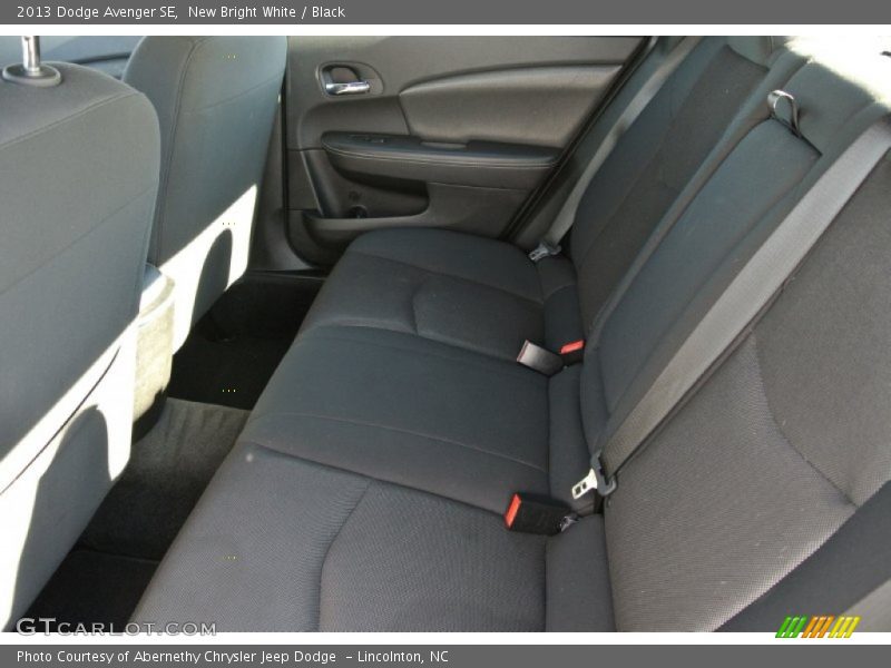 New Bright White / Black 2013 Dodge Avenger SE