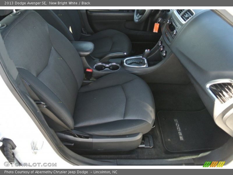 New Bright White / Black 2013 Dodge Avenger SE