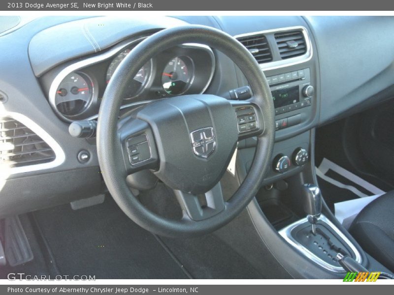New Bright White / Black 2013 Dodge Avenger SE