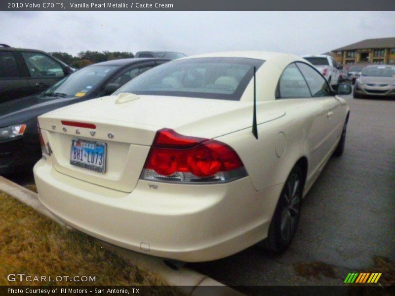 Vanilla Pearl Metallic / Cacite Cream 2010 Volvo C70 T5