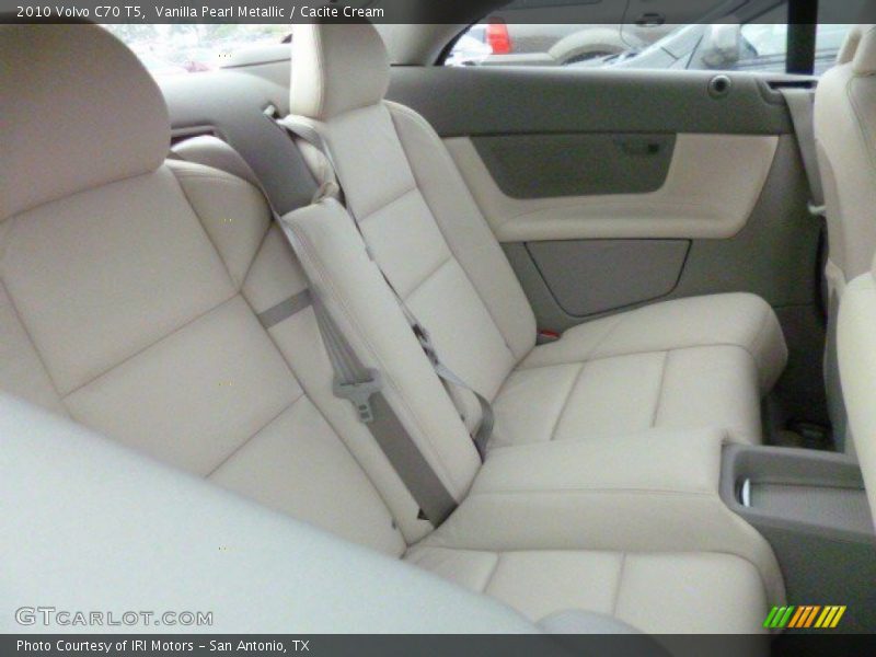 Vanilla Pearl Metallic / Cacite Cream 2010 Volvo C70 T5