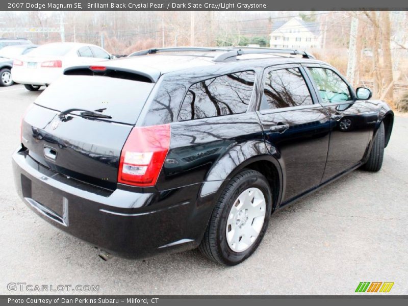 Brilliant Black Crystal Pearl / Dark Slate Gray/Light Graystone 2007 Dodge Magnum SE