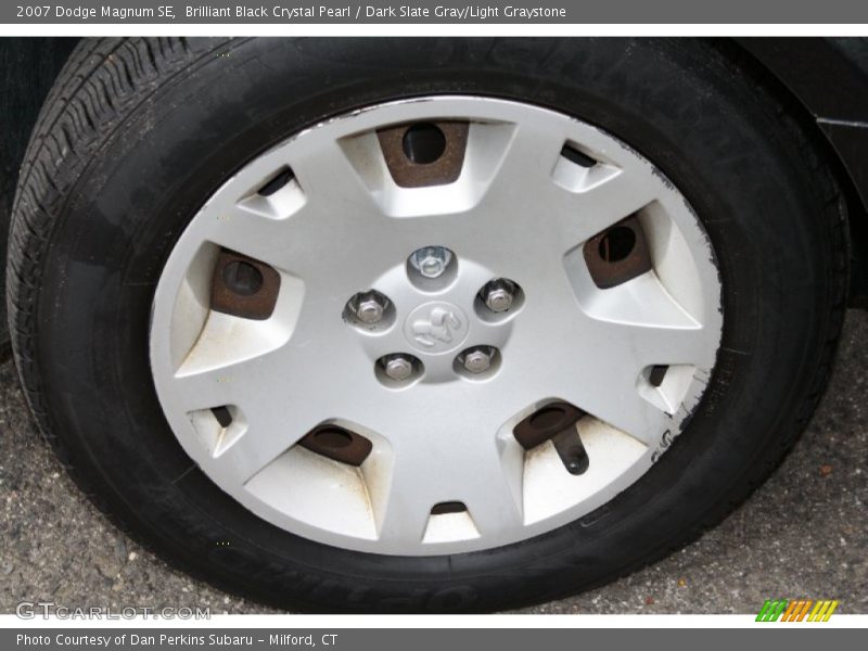 Brilliant Black Crystal Pearl / Dark Slate Gray/Light Graystone 2007 Dodge Magnum SE