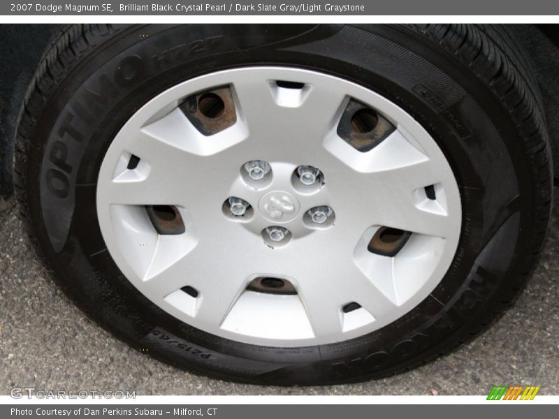 Brilliant Black Crystal Pearl / Dark Slate Gray/Light Graystone 2007 Dodge Magnum SE