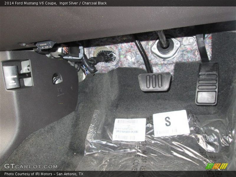 Ingot Silver / Charcoal Black 2014 Ford Mustang V6 Coupe