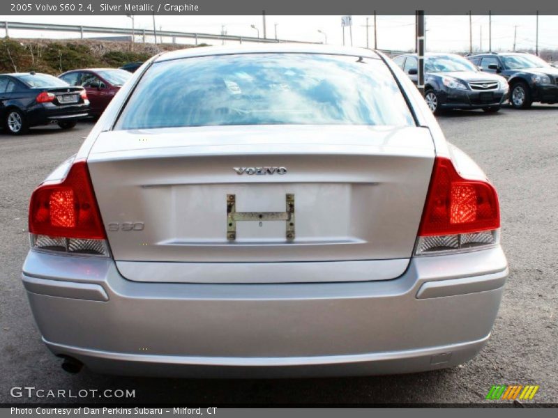 Silver Metallic / Graphite 2005 Volvo S60 2.4