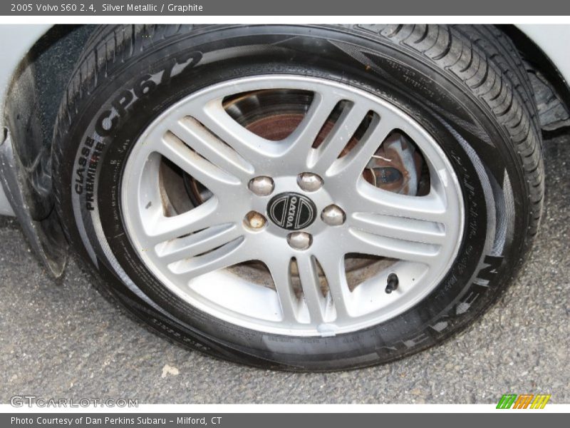 Silver Metallic / Graphite 2005 Volvo S60 2.4
