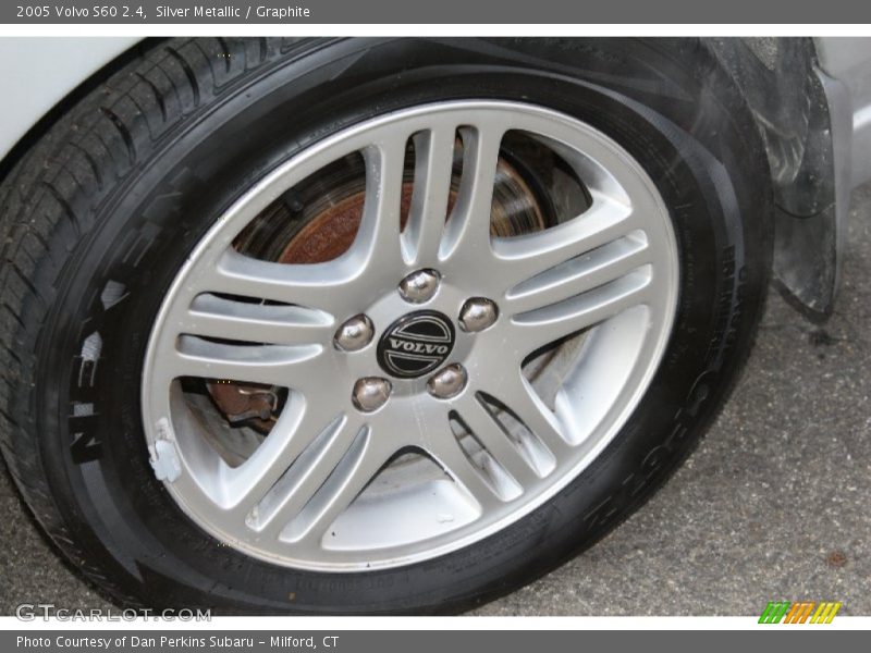 Silver Metallic / Graphite 2005 Volvo S60 2.4