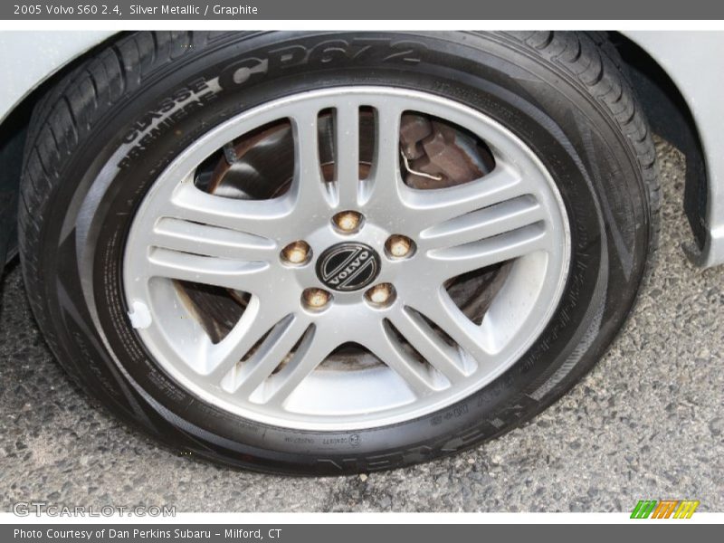 Silver Metallic / Graphite 2005 Volvo S60 2.4