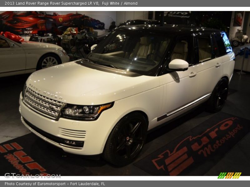 Fuji White / Almond 2013 Land Rover Range Rover Supercharged LR V8