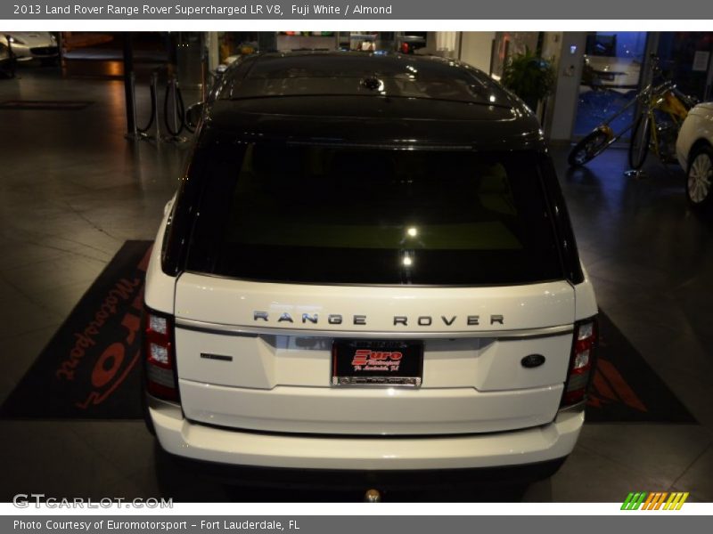 Fuji White / Almond 2013 Land Rover Range Rover Supercharged LR V8