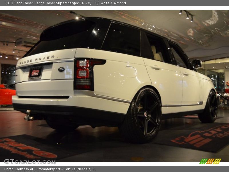 Fuji White / Almond 2013 Land Rover Range Rover Supercharged LR V8