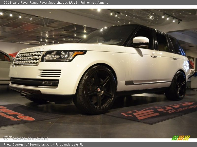 Fuji White / Almond 2013 Land Rover Range Rover Supercharged LR V8
