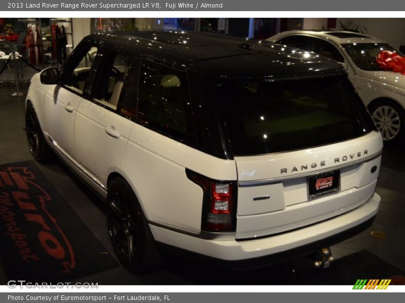 Fuji White / Almond 2013 Land Rover Range Rover Supercharged LR V8
