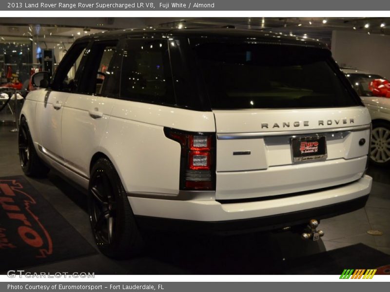 Fuji White / Almond 2013 Land Rover Range Rover Supercharged LR V8