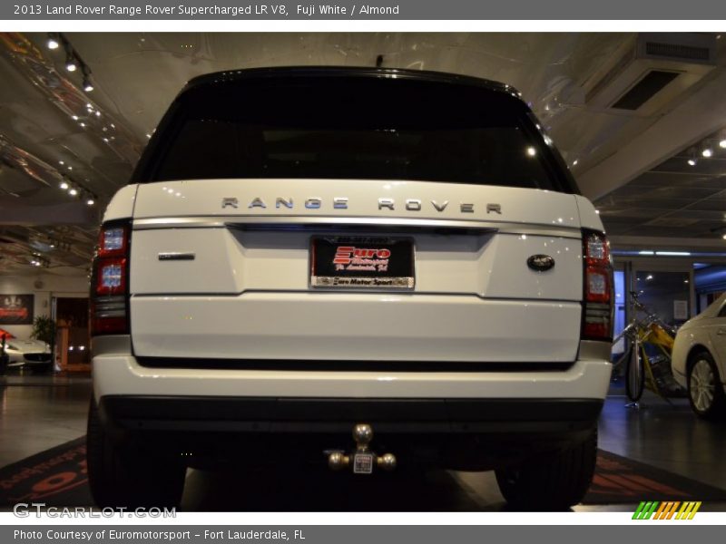 Fuji White / Almond 2013 Land Rover Range Rover Supercharged LR V8