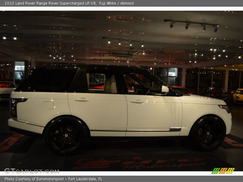 Fuji White / Almond 2013 Land Rover Range Rover Supercharged LR V8