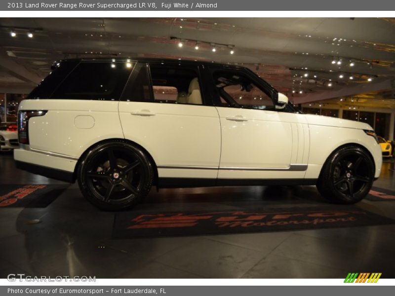 Fuji White / Almond 2013 Land Rover Range Rover Supercharged LR V8