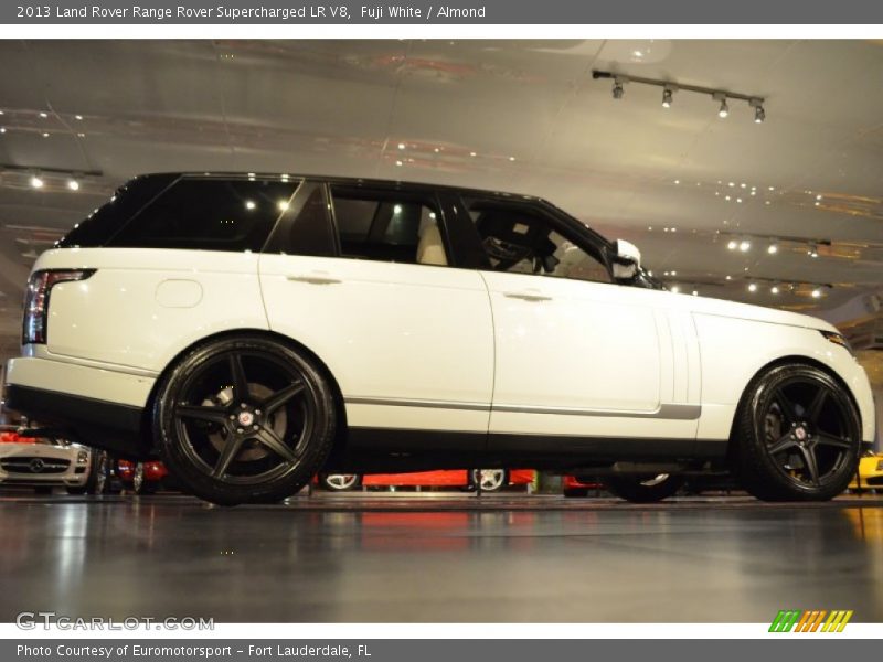 Fuji White / Almond 2013 Land Rover Range Rover Supercharged LR V8