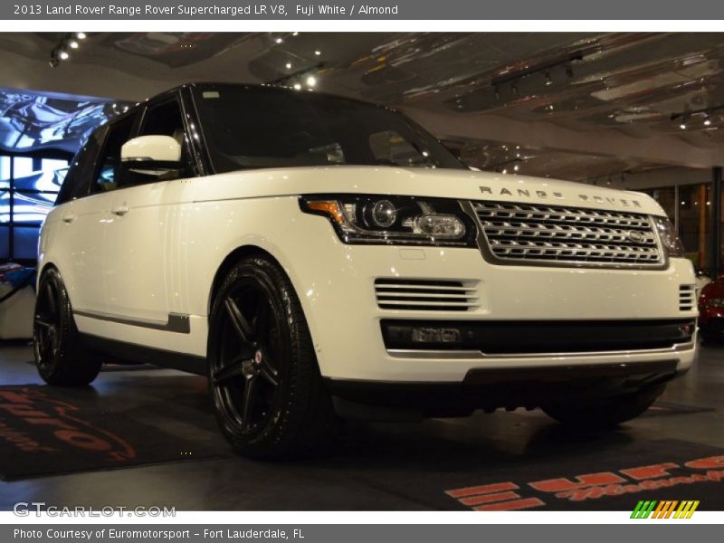 Fuji White / Almond 2013 Land Rover Range Rover Supercharged LR V8