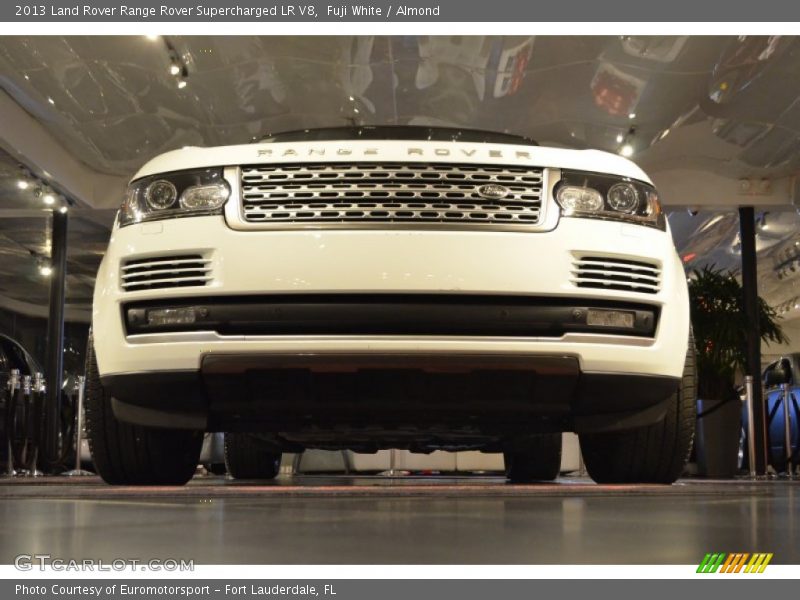 Fuji White / Almond 2013 Land Rover Range Rover Supercharged LR V8