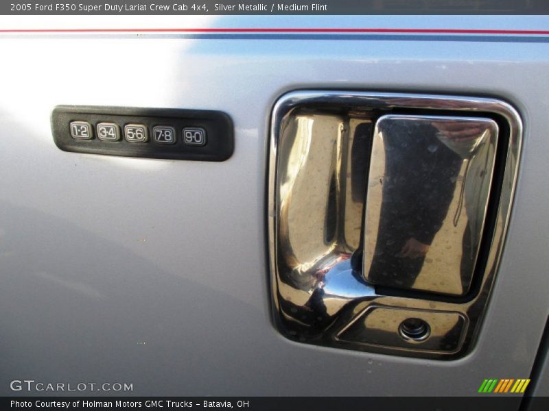 Silver Metallic / Medium Flint 2005 Ford F350 Super Duty Lariat Crew Cab 4x4