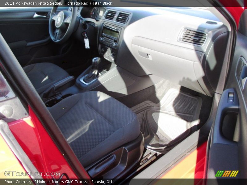 Tornado Red / Titan Black 2011 Volkswagen Jetta S Sedan