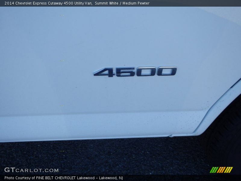 Summit White / Medium Pewter 2014 Chevrolet Express Cutaway 4500 Utility Van