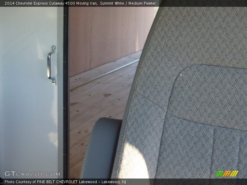 Summit White / Medium Pewter 2014 Chevrolet Express Cutaway 4500 Moving Van