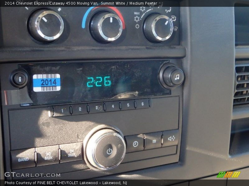Summit White / Medium Pewter 2014 Chevrolet Express Cutaway 4500 Moving Van
