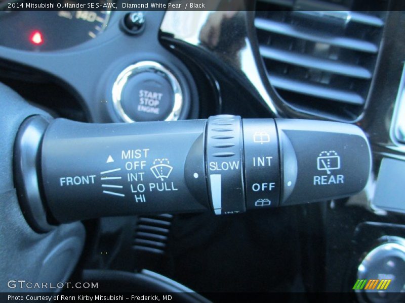 Diamond White Pearl / Black 2014 Mitsubishi Outlander SE S-AWC