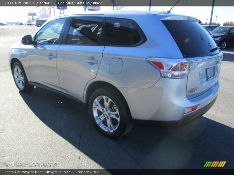 Cool Silver Metallic / Black 2014 Mitsubishi Outlander SE