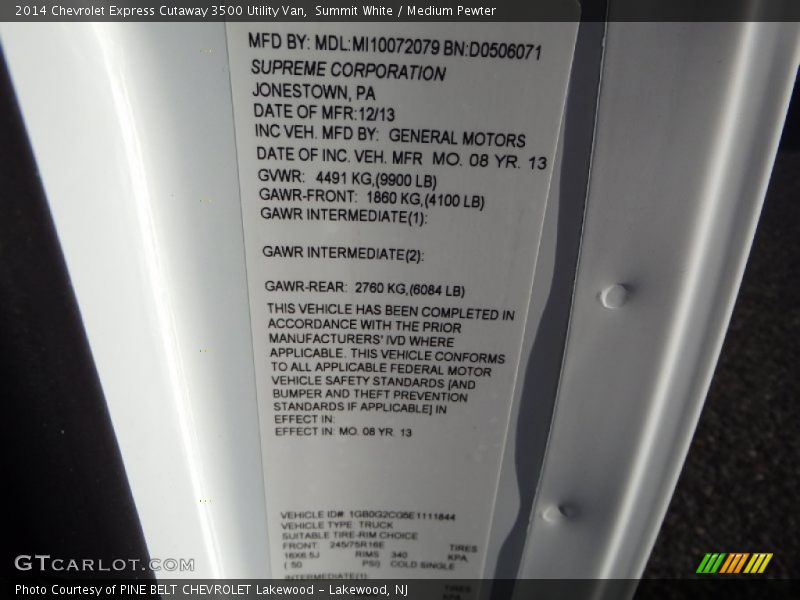 Summit White / Medium Pewter 2014 Chevrolet Express Cutaway 3500 Utility Van