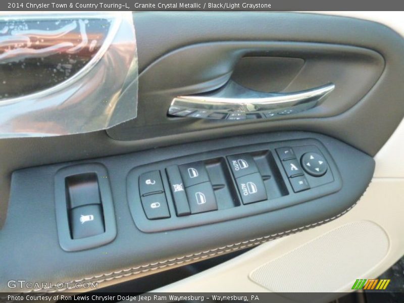 Granite Crystal Metallic / Black/Light Graystone 2014 Chrysler Town & Country Touring-L