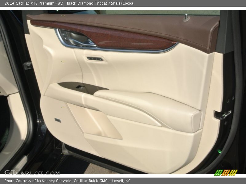Black Diamond Tricoat / Shale/Cocoa 2014 Cadillac XTS Premium FWD