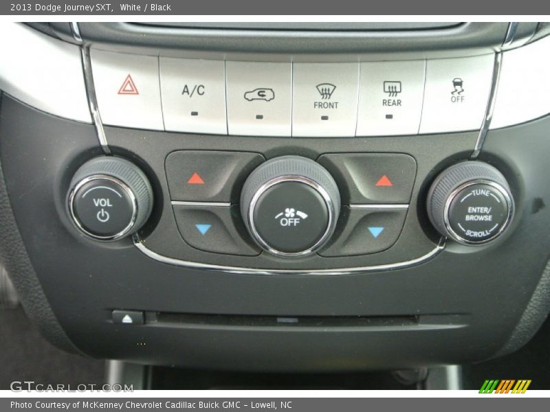 White / Black 2013 Dodge Journey SXT