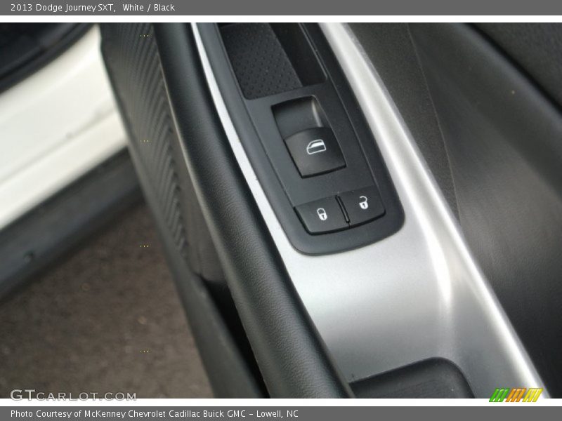 White / Black 2013 Dodge Journey SXT