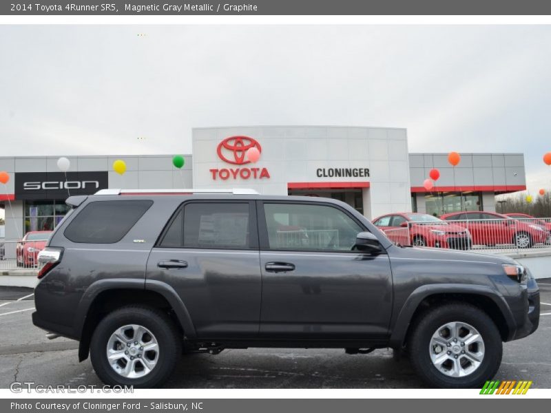 Magnetic Gray Metallic / Graphite 2014 Toyota 4Runner SR5