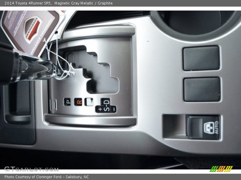 Magnetic Gray Metallic / Graphite 2014 Toyota 4Runner SR5