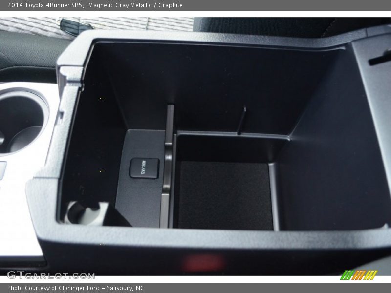 Magnetic Gray Metallic / Graphite 2014 Toyota 4Runner SR5