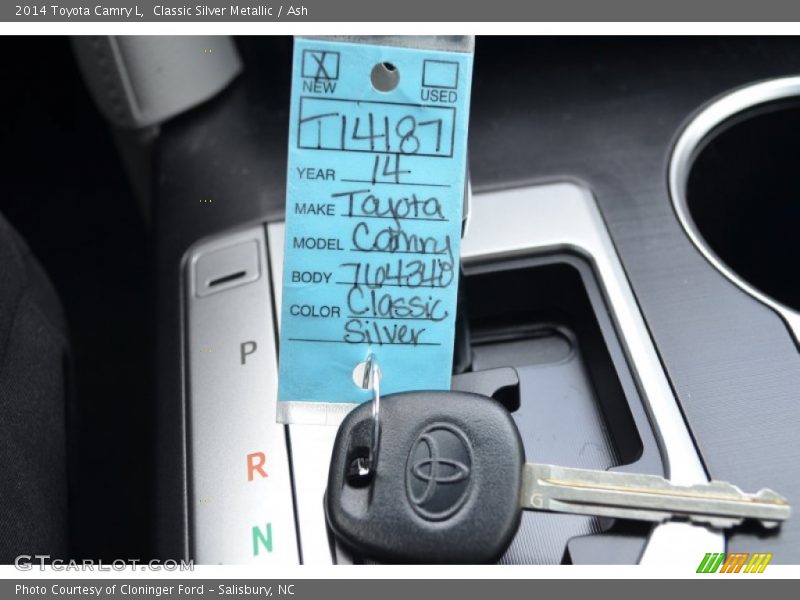 Classic Silver Metallic / Ash 2014 Toyota Camry L