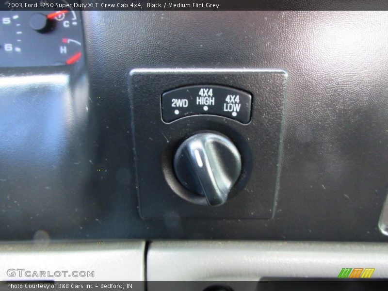 Black / Medium Flint Grey 2003 Ford F250 Super Duty XLT Crew Cab 4x4