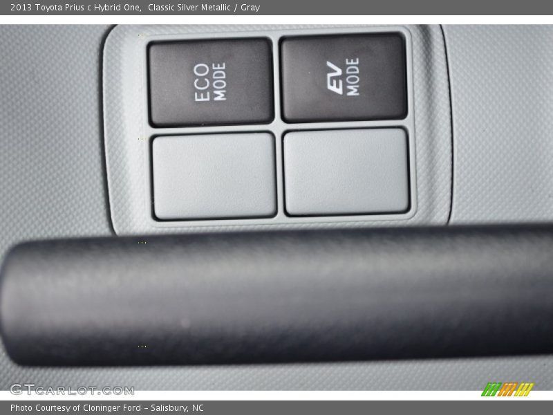 Classic Silver Metallic / Gray 2013 Toyota Prius c Hybrid One