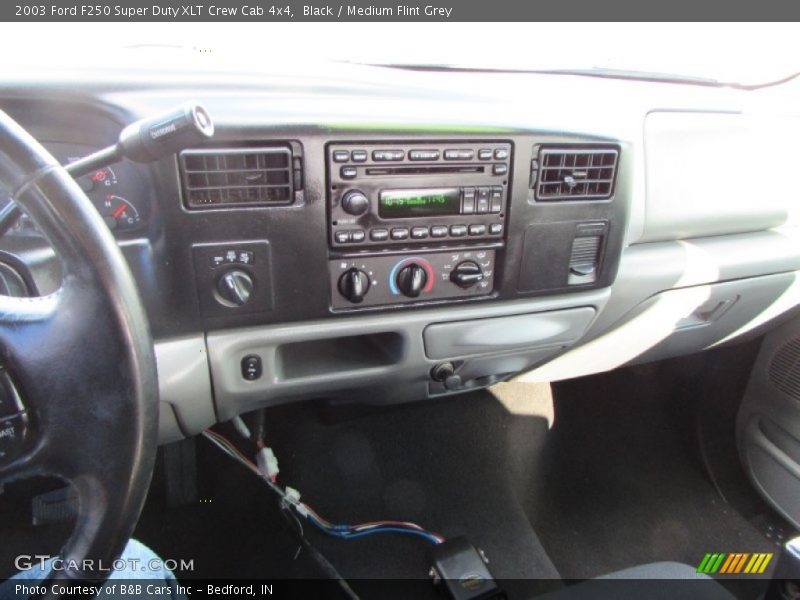 Black / Medium Flint Grey 2003 Ford F250 Super Duty XLT Crew Cab 4x4